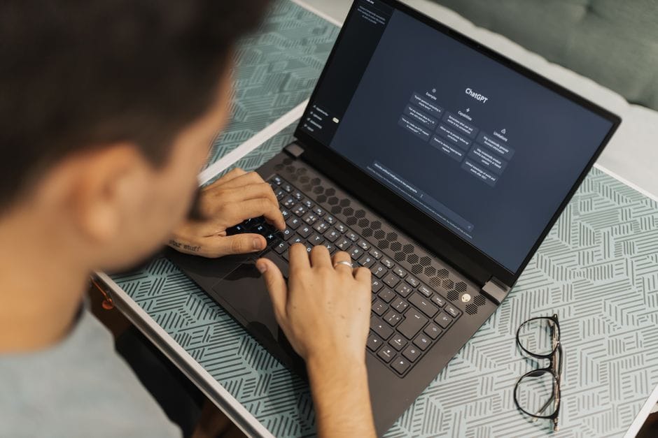 Schéma d'intégration d'outils IA pour automatiser un workflow en PME vendéenne sans développeur