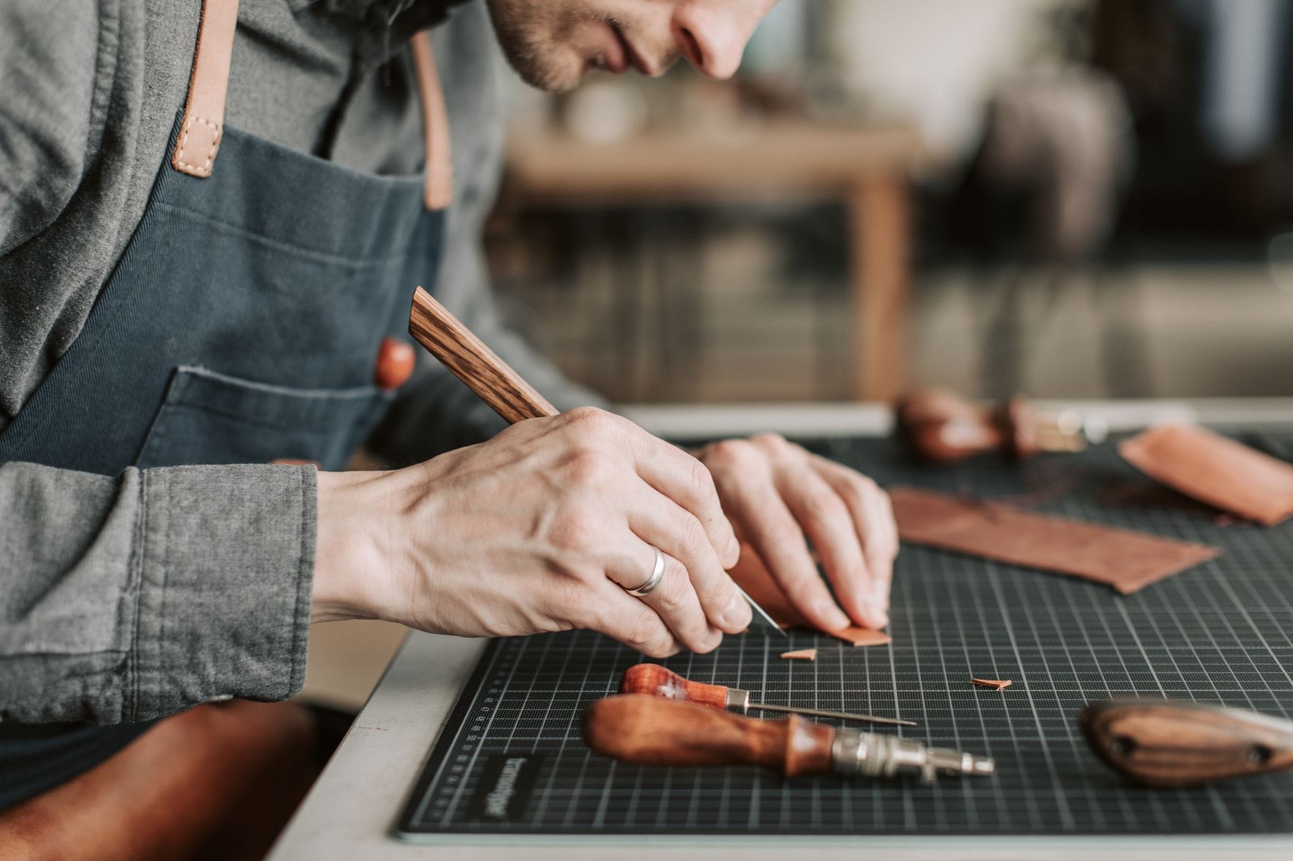 Artisans : 5 prompts utiles pour devis, relances et messages clients